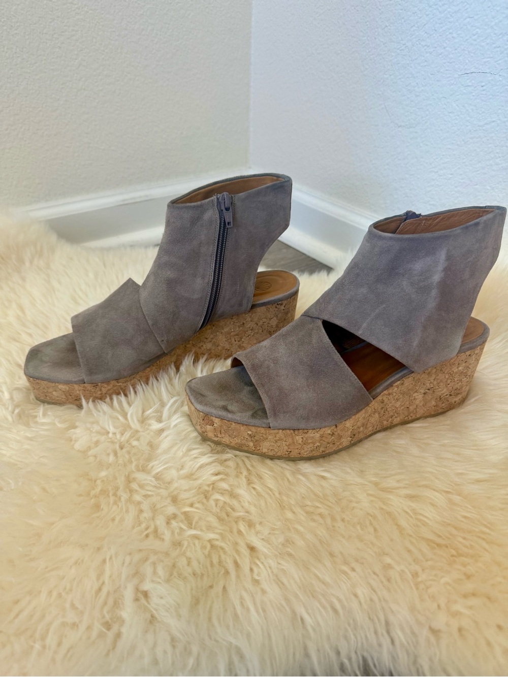 Coclico Gray Suede Cork Wedge Platform Sandals Ankle Zip 41